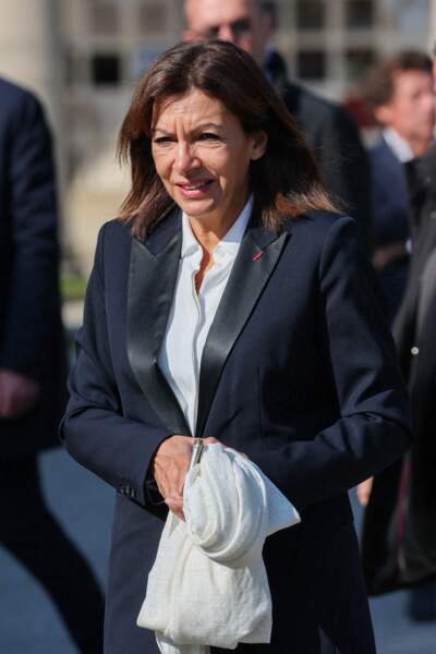 Anne Hidalgo a tenu à rendre hommage à Régine lors de ses obsèques au crématorium du cimetière du Père-Lachaise à Paris, le lundi 9 mai 2022.