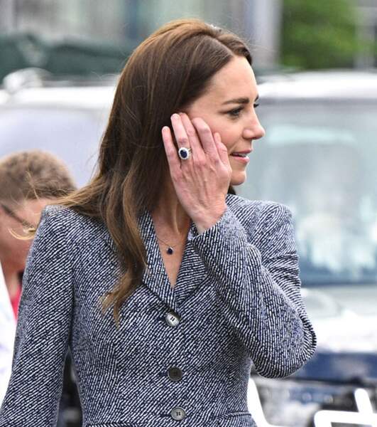 Kate Middleton porte la bague de fiançailles si symbolique qui appartenait à la princesse Diana. Le 10 mai 2022.