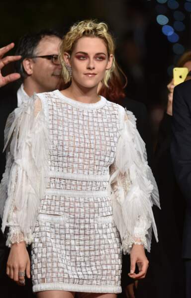 L'égérie de la marque Chanel Kristen Stewart porte à nouveau une robe de la marque lors du 69ème Festival de Cannes. Le 17 mai 2016. 