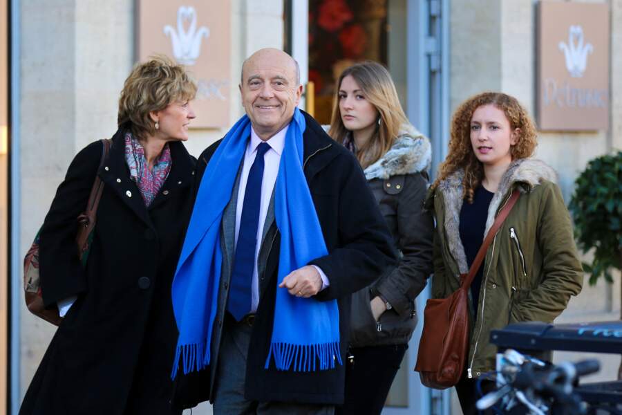 Alain Juppé avec sa fille Clara, sa belle-fille Charline et sa femme Isabelle