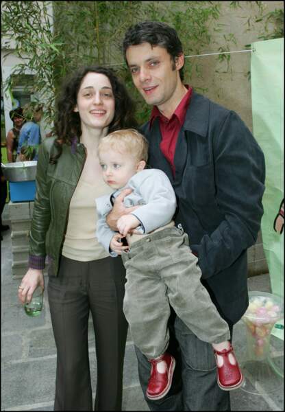 Eva, la fille de Lionel Jospin, est maman de trois enfants. Ici avec son ex-compagnon Pierre Torrento et leur fils Oscar en 2004