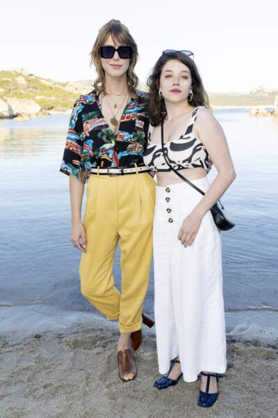 Gaia Weiss et Zoé Adjani sont présentent au défilé Croisière de la marque Etam, le 12 mai 2022, en Corse.