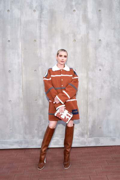 Emma Roberts porte la collection Louis Vuitton Femme Croisière 2023 à San Diego, le 12 mai 2023.
