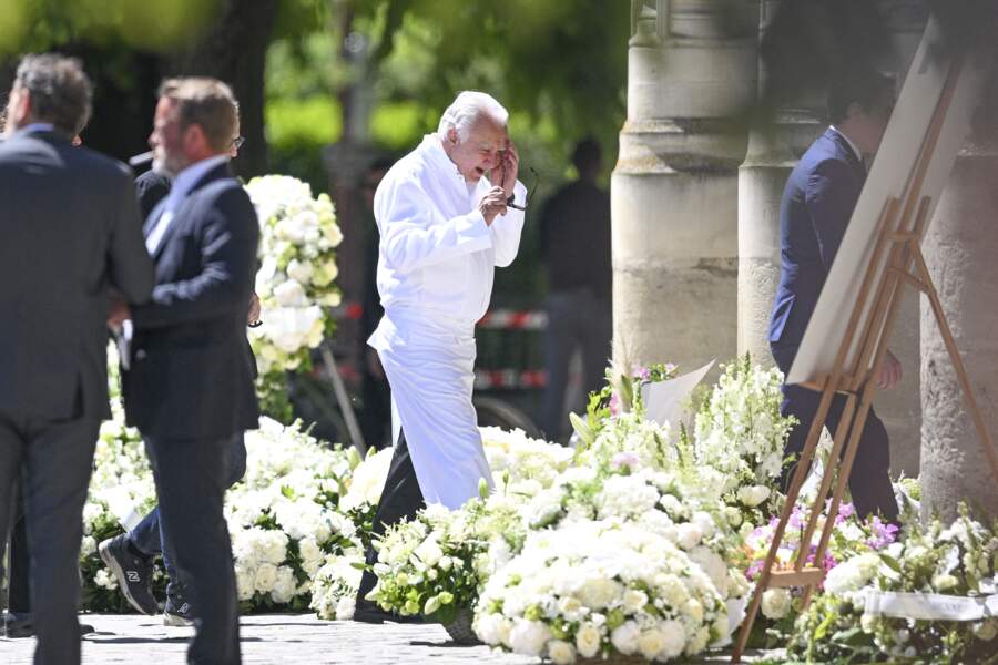 Le chef Alain Ducasse arrive aux obsèques d'Antoine Alléno 