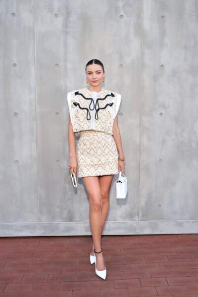 Miranda Kerr porte la collection Louis Vuitton Femme Croisière 2023 à San Diego, le 12 mai 2023.