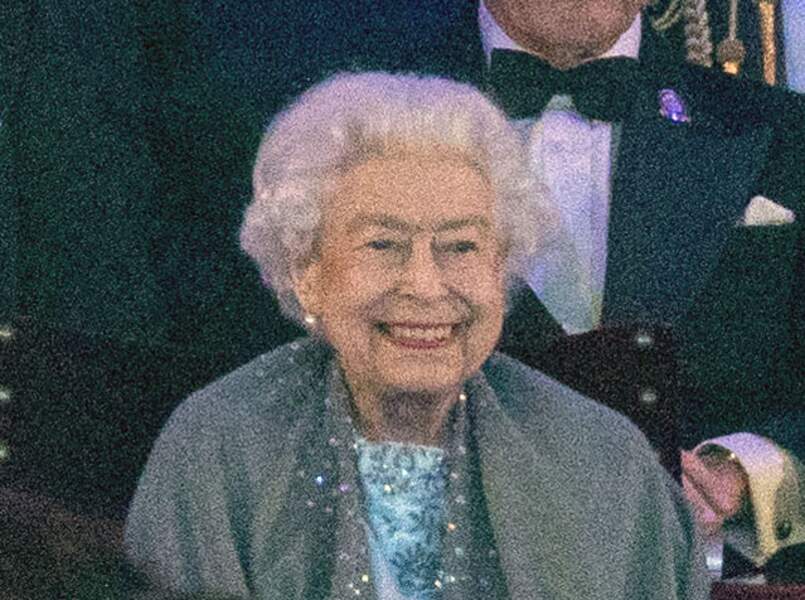 Elizabeth II rayonnante lors de la cérémonie de son jubilé de platine au Royal Horse Show à Windsor le dimanche 15 mai 2022.