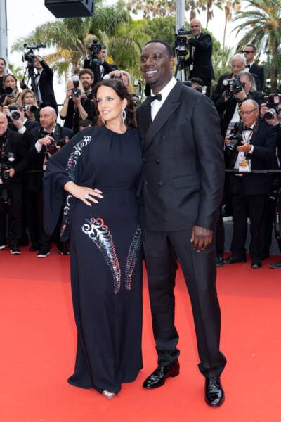 Omar Sy et sa femme Hélène au top du glamour pour la montée des marches du film « Top Gun : Maverick » lors du 75ème Festival International du Film de Cannes, le 18 mai 2022.