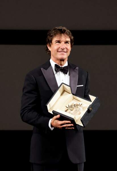 Tom Cruise a reçu la palme d'honneur lors de la projection du film "Top Gun Maverick" pendant le 75ème  Festival International du Film de Cannes, le 18 mai 2022.