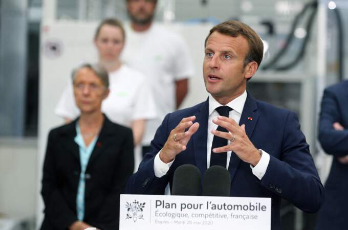 Emmanuel Macron nomme ensuite Elisabeth Borne ministre du Travail, de l'Emploi et de l'Insertion en juillet 2020. 
