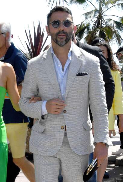 José Baston se promène sur la croisette lors du 75ème Festival International du Film de Cannes, le 19 mai 2022. 