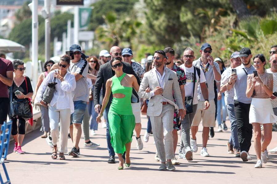 Eva Longoria et son mari José Baston sur la Croisette, lors du 75ème Festival International du Film de Cannes, France, le 19 mai 2022. 