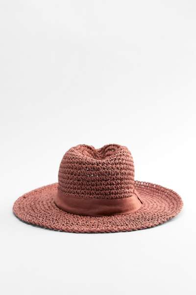 Chapeau avec ruban ton sur ton, Zara, 29,90€