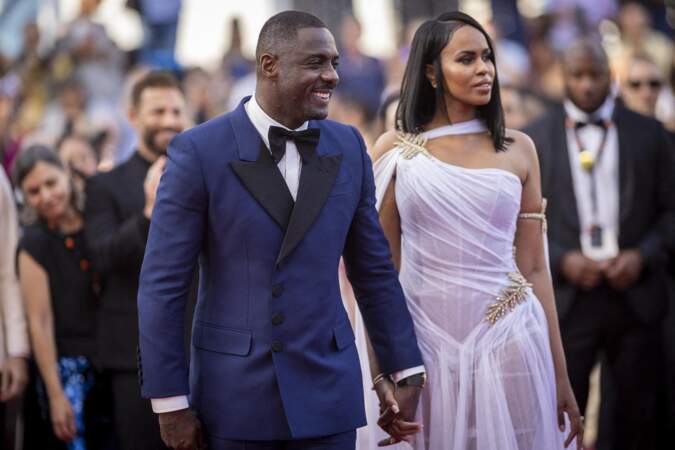 Idris Elba et sa femme Sabrina au top du glamour pour la montée des marches du film « Three Thousand Years of Longing (3000 ans à t'attendre), lors du 75ème Festival International du Film de Cannes, le 20 mai 2022.