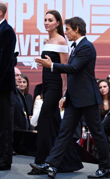 Kate Middleton recycle une paire d'escarpins noirs Prada à la première de film "Top Gun : Maverick" à Londres. Le 19 mai 2022.
