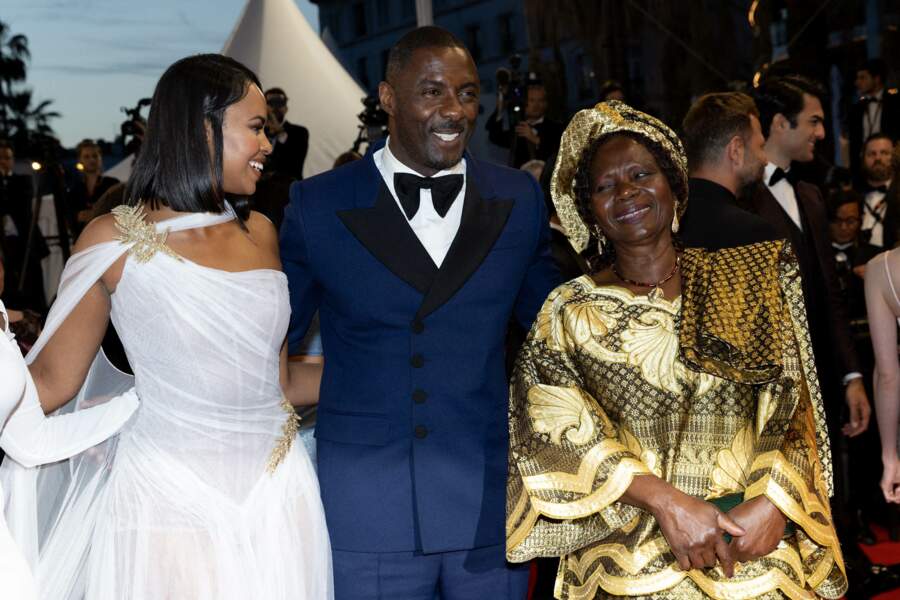 Idris Elba heureux avec sa femme et sa mère à Cannes, le 20 mai 