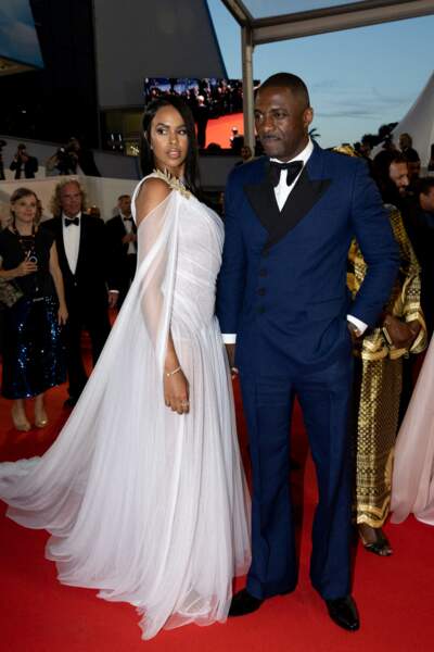 Idris Elba et sa femme Sabrina posent devant les photographes à Cannes, le 20 mai 