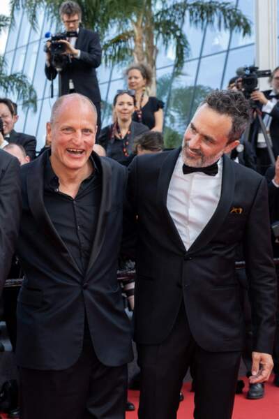 Woody Harrelson et le producteur Erik Hemmendorff sont apparus complices pour présenter Triangle of Sadness, ce samedi 21 mai
