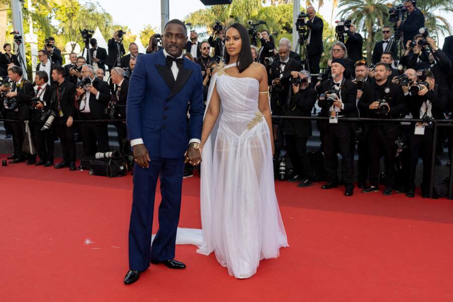 Idris Elba et sa femme Sabrina lors de la montée des marches du film « Three Thousand Years of Longing" au Festival de Cannes, le 20 mai 