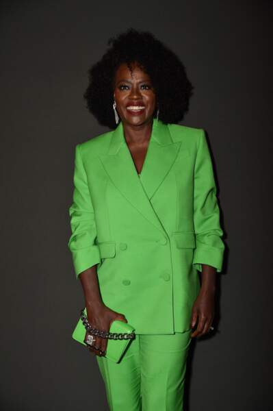 Viola Davis porte un ensemble vert vif signé Alexander McQueen, le 22 mai 2022.