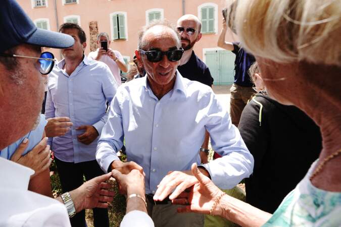 Eric Zemmour, candidat aux élections législatives dans le Var, est allé à la rencontre des électeurs, en Provence, le 22 mai 2022. 