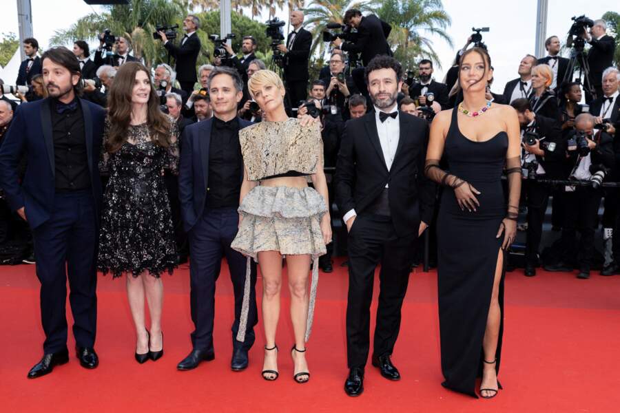 Chiara Mastroianni, Marina Fois, Adèle Exarchopoulos sublimes pour la montée des marches du film "L'Innocent", lors du 75ème Festival International du Film de Cannes, le 24 mai 2022.
