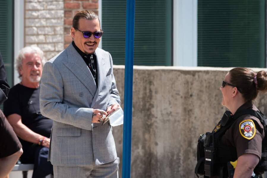 Johnny Depp, en mai 2022, à la sortie du tribunal de Fairfax (États-Unis)