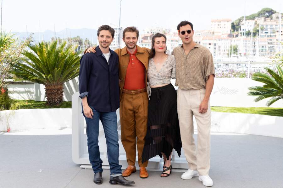 Raphaël Personnaz, Logann Antuofermo, Camille Claris et Ahmed Hammadi Chassin lors du photocall "Adami" lors du 75ème Festival International du Film de Cannes, le 24 mai 2022.