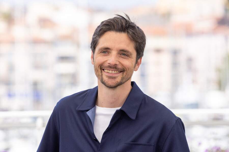 Raphaël Personnaz lors du photocall d "Adami" lors du 75ème Festival International du Film de Cannes, le 24 mai 2022.