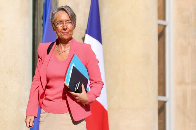 Elisabeth Borne, toujours ministre des Transports, arrive à la restitution des assises des Outre-mer au palais de l'Élysée, le 28 juin 2018. 