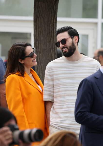 Amoureux et parfaitement assortis, Sofia Essaïdi et son chéri Adrien Galo ont fait crépiter les flashs des photographes, lors du 75ème Festival International du Film de Cannes, le 25 mai 2022.