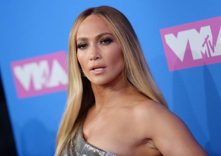 Le liquid hair de Jennifer Lopez, adepte de la première heure de la tendance.