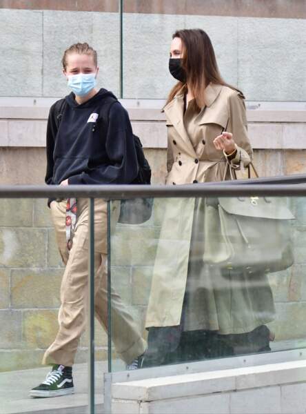 Shiloh Jolie-Pitt en compagnie de sa mère, Angelina Jolie à Venise.