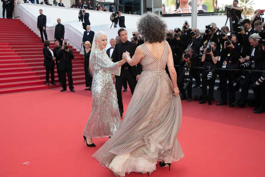 Helen Mirren, Andie MacDowell - Montée des marches du film « Un petit frère » lors du 75ème Festival International du Film de Cannes. Le 27 mai 2022