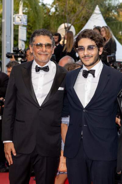Pascal Elbé et son fils Léo - Montée des marches du film « Mascarade  » lors du 75ème Festival International du Film de Cannes. Le 27 mai 2022