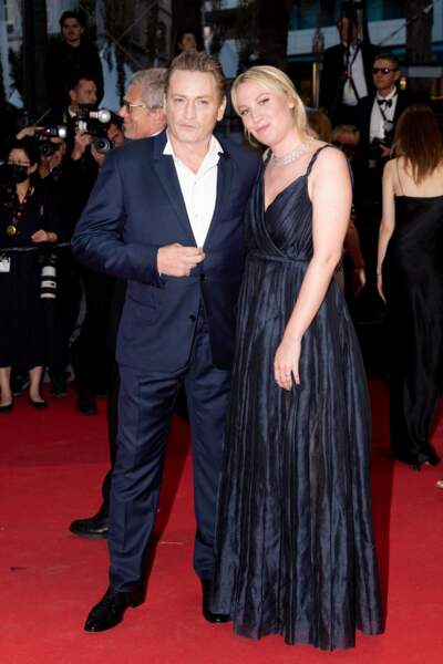 Benoit Magimel et sa femme Margot Pelletier - Montée des marches du film « Mascarade » lors du 75ème Festival International du Film de Cannes. Le 27 mai 2022