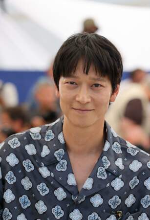 Gang Dong-Won au photocall de "Broker (Les bonnes étoiles)" lors du 75ème Festival International du Film de Cannes, le 27 mai 2022