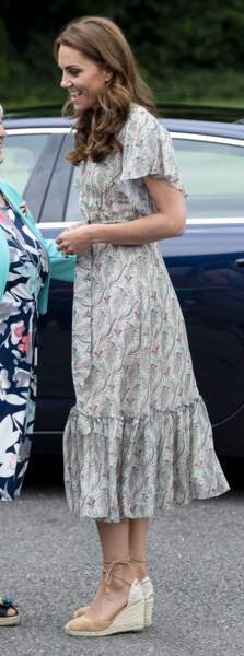 Kate Middleton et ses espadrilles fêtiches de la marque Castañer à Londres, le 25 juin 2019. 
