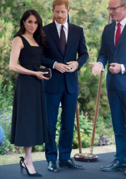 Le prince Harry et Meghan Markle (en escarpins à noeuds Aquazzura) à Dublin, le 10 juillet 2018.
