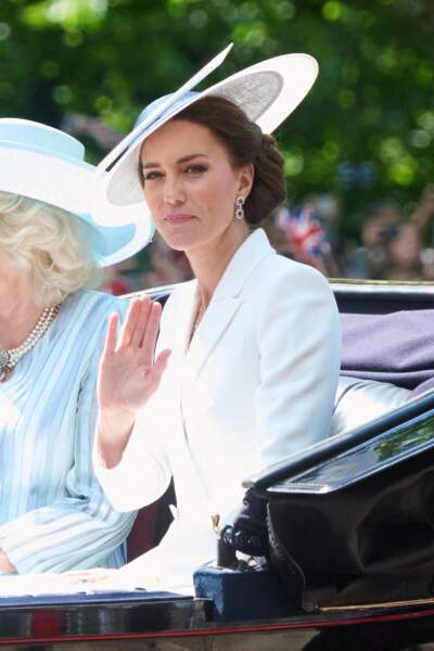 Kate Middleton porte les bijoux de Lady Diana lors de la parade militaire "Trooping the Colour" pour le jubilé de platine de la reine Elizabeth II à Londres, le 2 juin 2022
