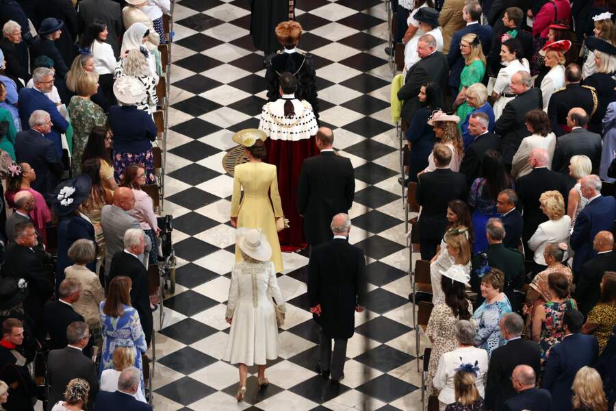 Le prince William, Kate Middleton, le prince Charles et Camilla Parker-Bowles font leur entrée dans la cathédrale Saint-Paul de Londres pour assiste à la messe du Jubilé, le 3 juin 2022