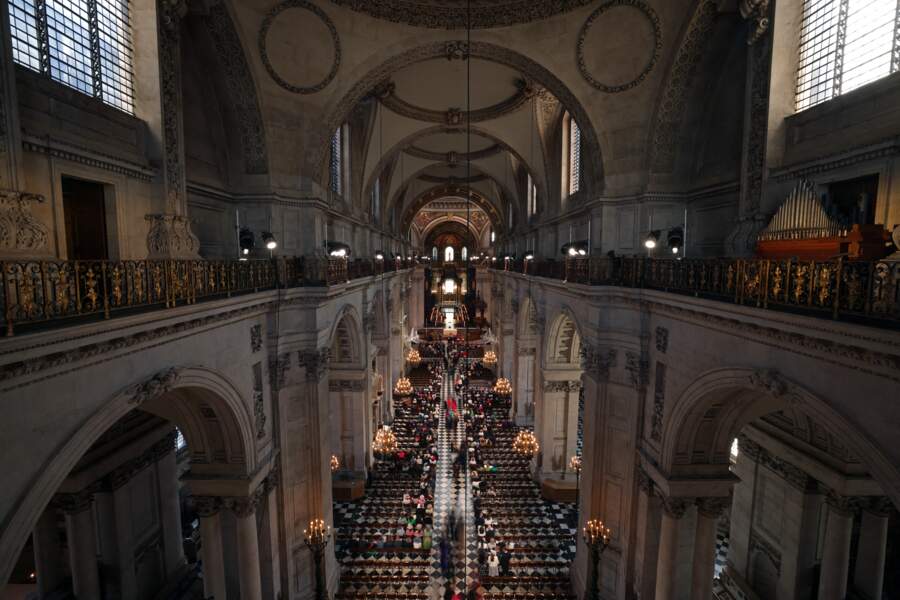 Les membres de la famille royale et autres personnalités politiques ont pris place dans la cathédrale Saint-Paul de Londres pour assister à la messe du jubilé, le 3 juin 2022