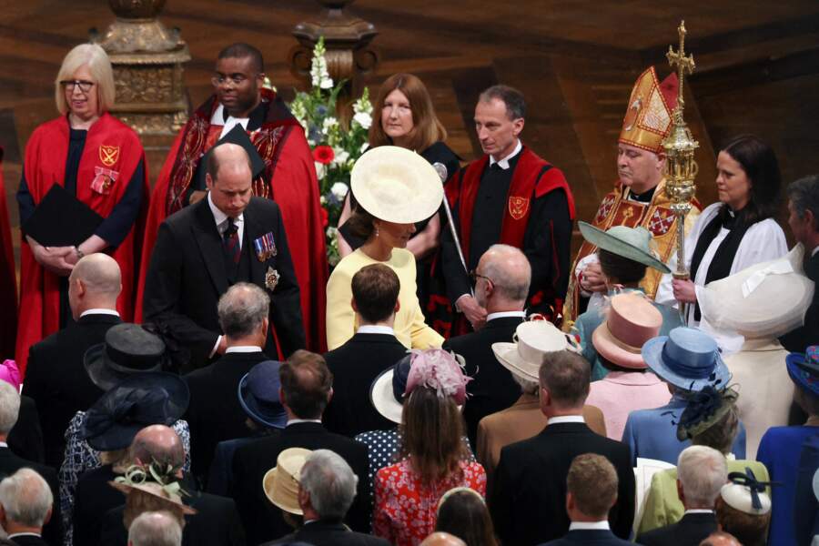 Le prince William et son épouse Kate Middleton prennent place dans la cathédrale Saint-Paul de Londres quelques minutes avant la messe du jubilé, le 3 juin 2022