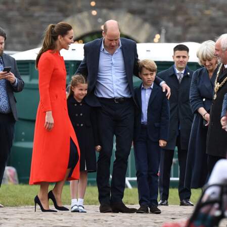 Kate Middleton et le prince William complices lors d'une visite à Cardiff, ce 4 juin