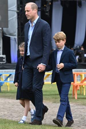 L'aîné de la fratrie a opté pour une tenue identique à celle du prince William lors de leur visite au château de Cardiff pour la célébration du jubilé, le 4 juin