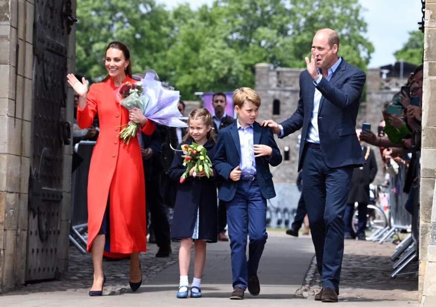 La famille Cambridge en visite à Cardiff, à l'occasion du jubilé de platine de la reine d'Angleterre, le 4 juin