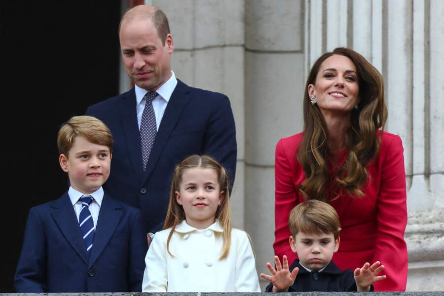 Les Cambridge tous présents au palais de Buckingham pour assister à la parade de clôture de festivités du jubilé de la reine ce 5 juin 2022.