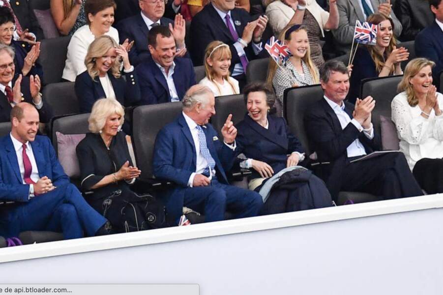 Camilla Parker Bowles, le prince Charles et la princesse Anne étaient assis au premier rang pour assister à la Platinum Party organisée pour le jubilé d’Elizabeth II à Londres, ce 4 juin