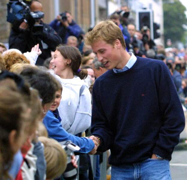 Le prince William, digne fils de Diana, "princesse des coeurs", lors de sa rentrée à l'université de Saint Andrews, en Ecosse, en septembre 2001.