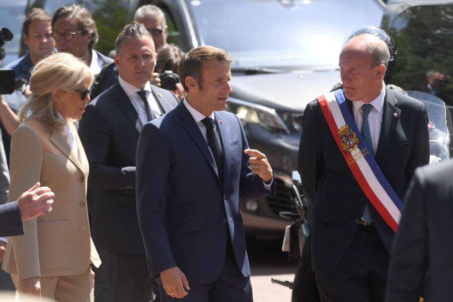 Brigitte et Emmanuel Macron ont voté au Touquet pour le premier tour des élections législatives, le 12 juin 2022.
