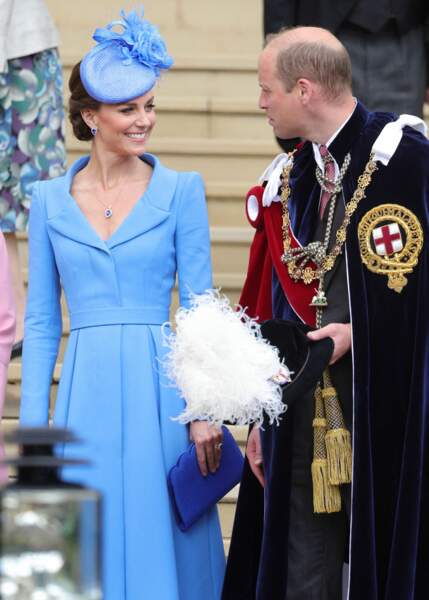 Kate Middleton et son époux, le prince William devant la chapelle Saint-Georges du château de Windsor